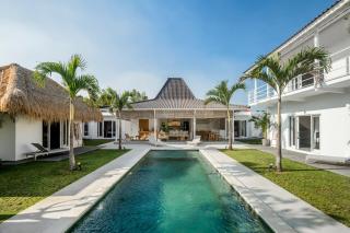 Villa Surga Julie by Alfred in Bali - Seminyak - 0