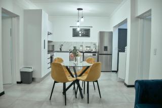 Medon Luxury Suites with power back up Bryanston Sandton - 0