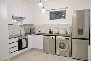 Medon Luxury Suites with power back up Bryanston Sandton - 9