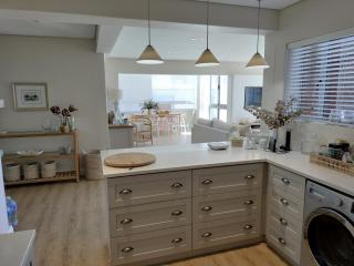 The Seagull Luxury 2 Bedroom - Summerstrand - 1