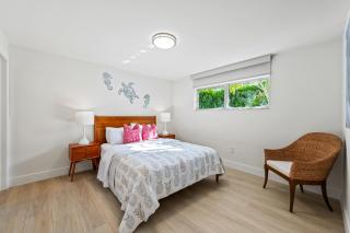 Pesaro Vacation Rental in the Moorings - Naples - 4