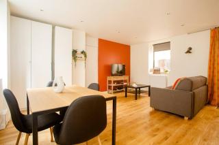 Quiet apartment, lively area,next to Eiffel Tower. - París - 0