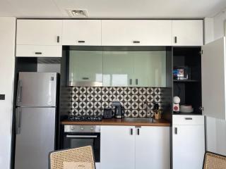 Oraya - Apt. With Skyline and Garden View Along With City - Dubai - 3