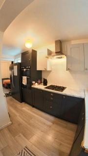 King St Cosy - wood stove & ice maker - Loughborough - 3