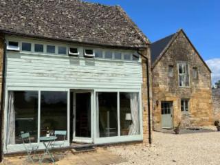 Pass the Keys Hare Cottage wonderful views and parking - 0
