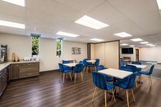 SureStay Plus Hotel by Best Western SeaTac Airport - SeaTac - 4
