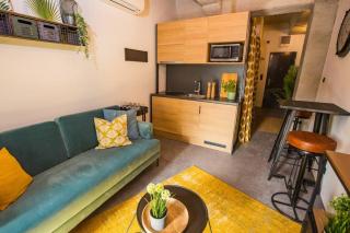 Happy Loft - Colorful Industrial Studio, fast internet, near main station - 3