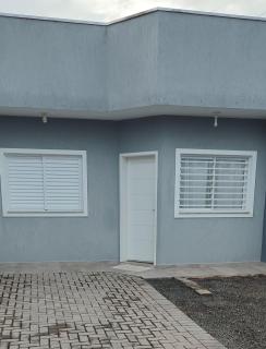 Casa com piscina duas quadras da praia - Guaratuba - 2