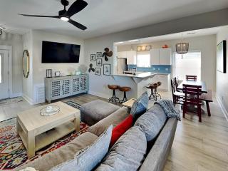 Palm Down & Relax - Port Aransas - 1