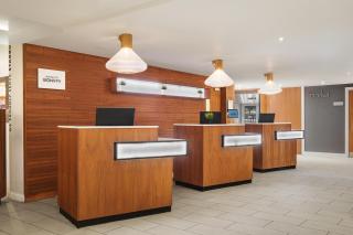 Courtyard by Marriott Glasgow Airport - Paisley - 1