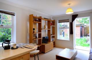 Elizabeth Jennings Way - Oxford - 5