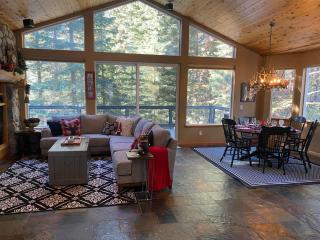 Large Family Home in Quiet Wooded Setting Close to Everything - Mevers - 8