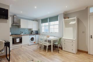 Kensington Nest Flat - London - 6