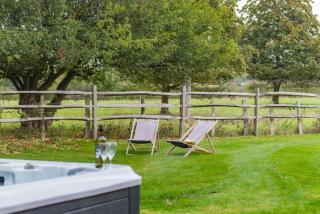 Old Harrow Barn by Bloom Stays - Ashford - 2