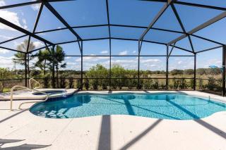 Plenty of Space, Games Room, and Your Own Private Pool - Davenport - 5