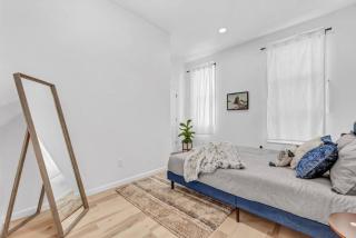 Trendy Two-Level Apartment - Buffalo - 1