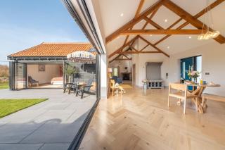 Large immaculate rural conversion - The Milking Parlour - Ipswich - 8