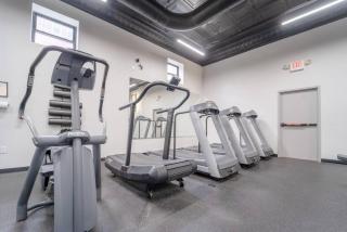 Cool Urban Stay Dtwn Apt And Patio - 5