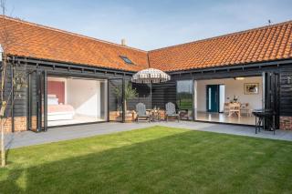 Large immaculate rural conversion - The Milking Parlour - Ipswich - 9