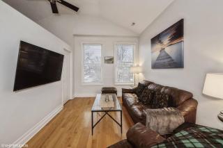 2-Bed 2-Bath Apt - Close to UC w/ Free Parking - Chicago - 3