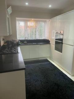 Lovely Detached house in lovely location - West Drayton - 3