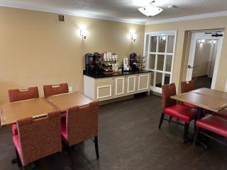 Red Roof Inn Southfield - 7