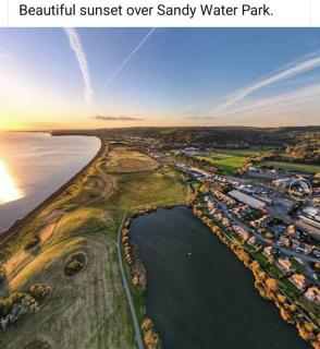 Stunning 2 bed house near coastal path/lake/beach - 4