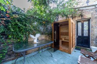 Double Room with TV and Garden Hot Tub - London - 5