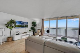 *LUXURIOUS HIGHRISE 2BRCONDO BRICKELL- WATERVIEWS* - Miami - 9