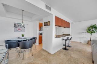 *LUXURIOUS HIGHRISE 2BRCONDO BRICKELL- WATERVIEWS* - 3