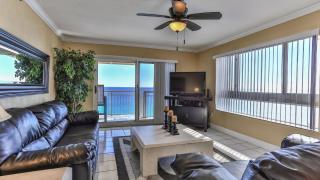 Destin Towers 142 - 2 Bedroom Beach Front Condo in the Heart of Destin with Amazing Views! - Destin - 9
