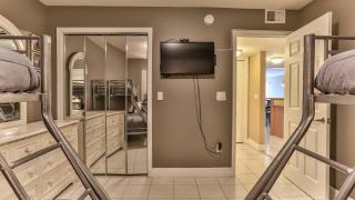 Destin Towers 142 - 2 Bedroom Beach Front Condo in the Heart of Destin with Amazing Views! - Destin - 2