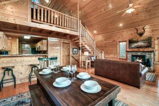 Epic Mountain Views, Hot Tub, Game Room, Sleeps 10 - Sevierville - 4