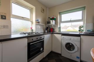 13 Victoria Road Apartment - Cardiff - 3