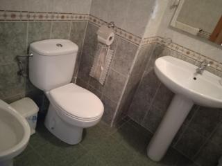 TORREMOLINOS ALQUILO Habitación doble baño privado y cocina compartida - Torremolinos - 2