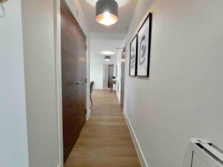 Luxury 2 Bed 2 Bath Flat Near Old Trafford - 4