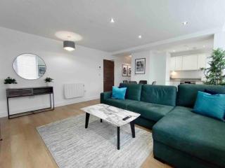 Luxury 2 Bed 2 Bath Flat Near Old Trafford - 3