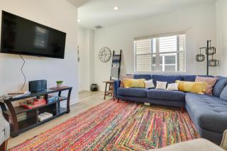 Modern Oasis Steps to River Walk and Alamo Park! - San Antonio - 4