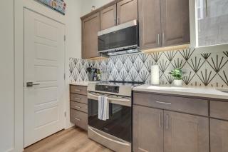 Modern Oasis Steps to River Walk and Alamo Park! - San Antonio - 1