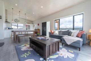 Pounamu Paradise - Te Anau Holiday Home - 5