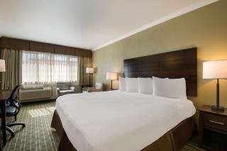 Best Western Holiday Hotel - Coos Bay - 1