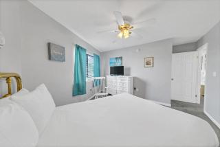 Crystal Village II 18A - 2Bedroom 2BA Condo near the Beach Sleeps 6! - Destin - 3