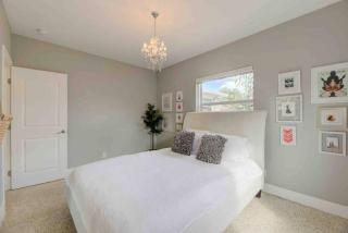 Cozy House, sleeps 4, close to beach, airport - Fort Lauderdale - 3