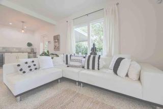 Cozy House, sleeps 4, close to beach, airport - Fort Lauderdale - 7