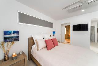 Byron Sunrise - 4 BR retreat with heated pool - 2