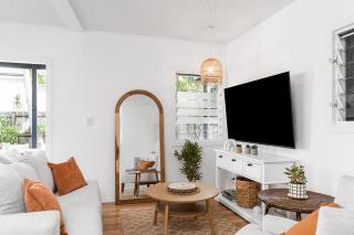 Cape Cottage - 5 bed charming cottage close to everything - 2