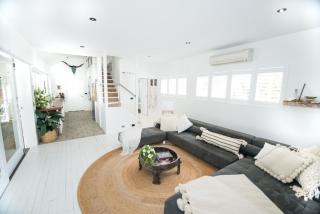 Cactus Rose Villa - luxury retreat with pool - Byron Bay - 2