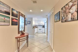 Destin Towers 143- Beach Front 2BR - Destin - 9