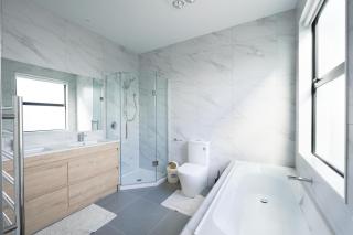 Wanna Live In The Brand New House? Check This Out! - Auckland - 6