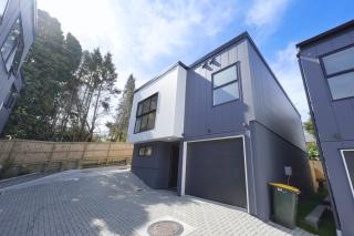 Wanna Live In The Brand New House? Check This Out! - Auckland - 2